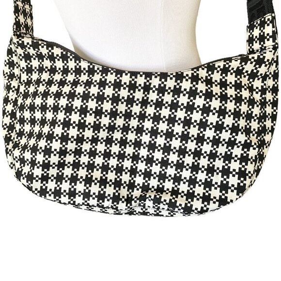 Baggu Medium Crescent Bag in Black & White Pixel Gingham - Picture 3 of 6